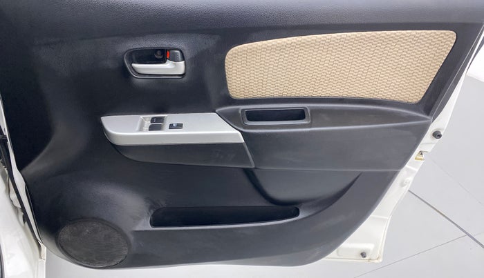 2017 Maruti Wagon R 1.0 LXI, Petrol, Manual, 30,235 km, Driver Side Door Panels Control