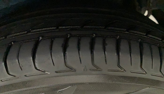 2016 Maruti Celerio VXI CNG, CNG, Manual, 91,598 km, Left Rear Tyre Tread