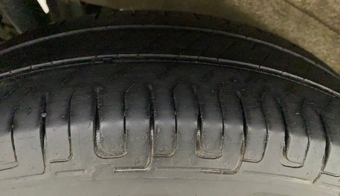 2018 Maruti Wagon R 1.0 LXI CNG, CNG, Manual, 82,568 km, Right Rear Tyre Tread