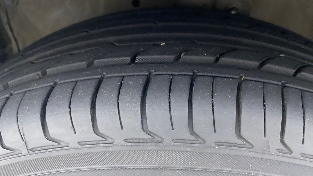 Left Front Tyre Tread