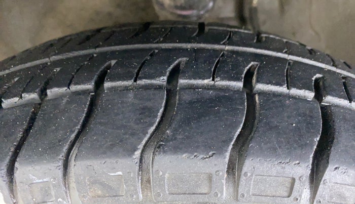 2019 Maruti Alto 800 VXI, Petrol, Manual, 14,021 km, Left Front Tyre Tread