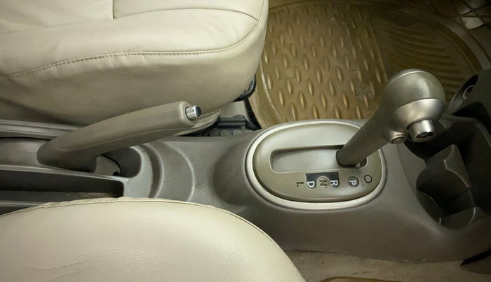 2015 Nissan Micra XV CVT, Petrol, Automatic, 54,569 km, Gear Lever