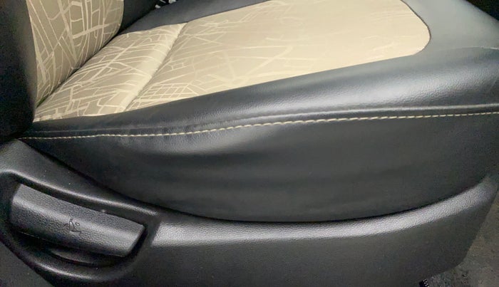 2018 Hyundai Grand i10 SPORTZ 1.2 KAPPA VTVT, Petrol, Manual, 19,052 km, Driver Side Adjustment Panel