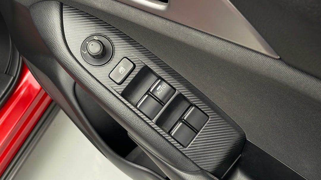 2017 Mazda CX-3 Maxx (fwd), Automatic, 60642 km, Drivers Side Door Panel Controls