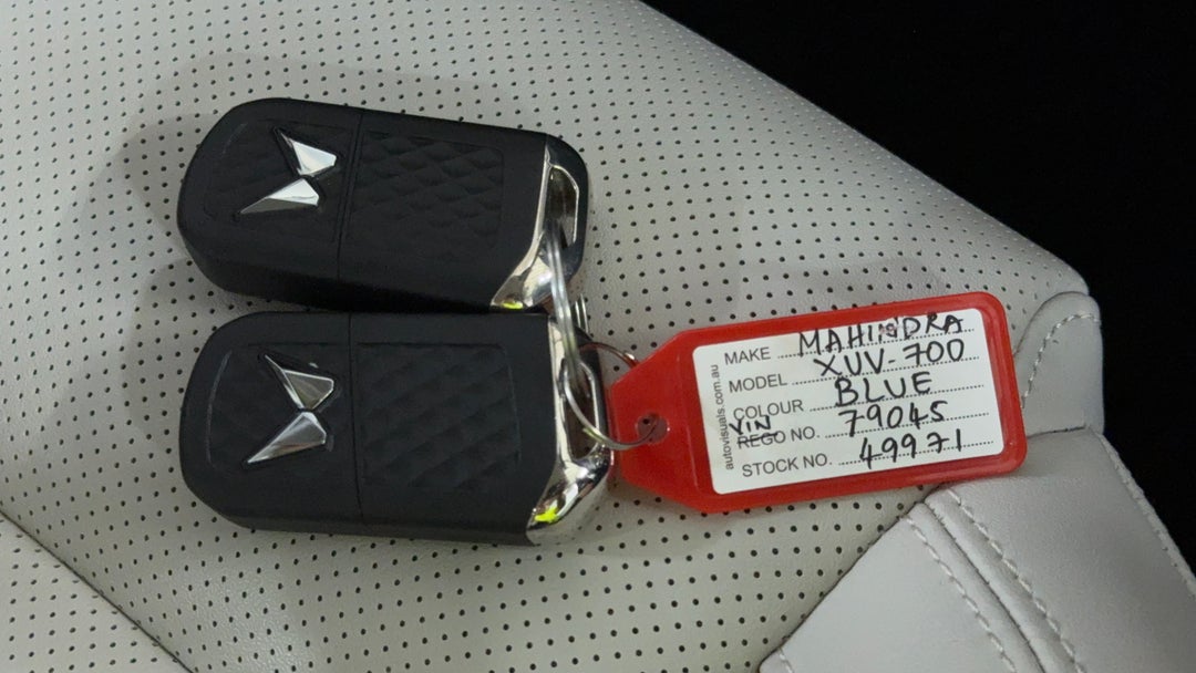 2023 Mahindra Xuv700 Ax7l, Automatic, 20601 km, Key Close-up