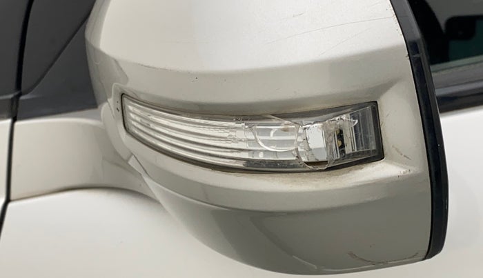 2015 Maruti Swift ZDI, Diesel, Manual, 72,093 km, Left rear-view mirror - Indicator light has minor damage