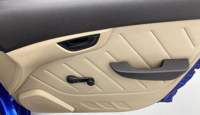 2013 Hyundai Eon D LITE PLUS, Petrol, Manual, 12,942 km, Driver Side Door Panels Control