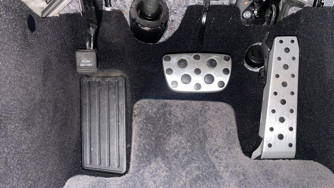 2017 Lexus Is200t F Sport, Automatic, 77665 km, Pedals and Footmat