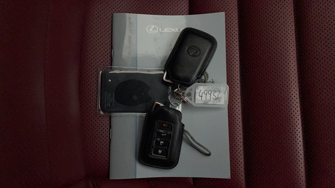 2017 Lexus Is200t F Sport, Automatic, 77665 km, Key Close-up