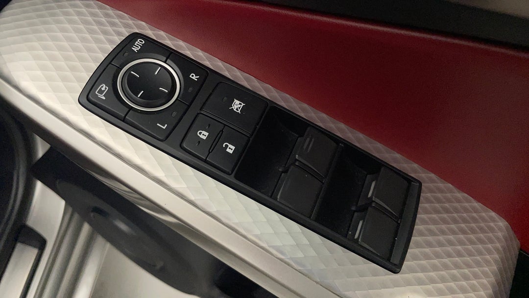 2017 Lexus Is200t F Sport, Automatic, 77665 km, Drivers Side Door Panel Controls