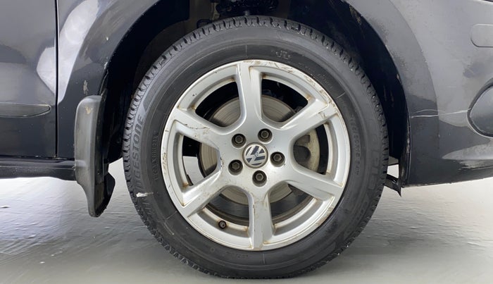2013 Volkswagen Vento HIGHLINE PETROL, Petrol, Manual, 67,291 km, Right Front Wheel