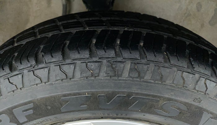 2016 Maruti Alto 800 LXI, Petrol, Manual, 11,446 km, Right Front Tyre Tread