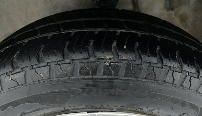 2016 Maruti Alto 800 LXI, Petrol, Manual, 11,446 km, Left Front Tyre Tread