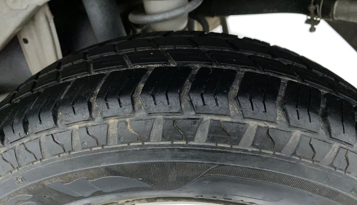 2016 Maruti Alto 800 LXI, Petrol, Manual, 11,446 km, Left Rear Tyre Tread