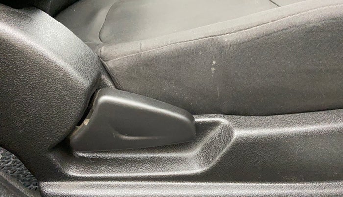 2017 Renault Kwid 1.0 RXL AT, Petrol, Automatic, 18,505 km, Driver Side Adjustment Panel