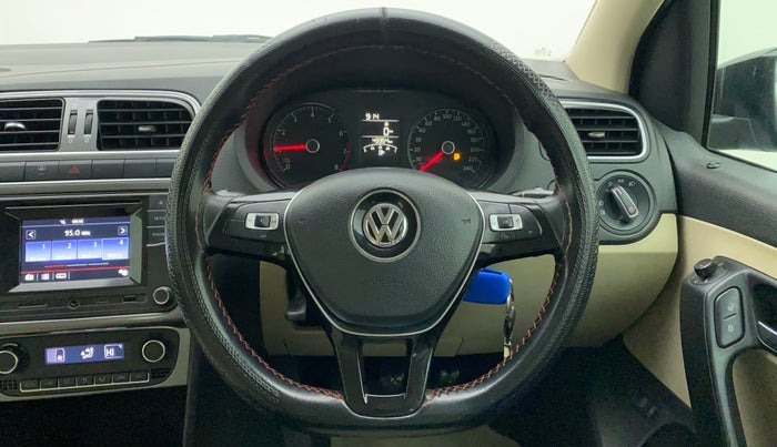 2020 Volkswagen Vento HIGHLINE PLUS 1.0L TSI, Petrol, Manual, 43,444 km, Steering Wheel Close Up