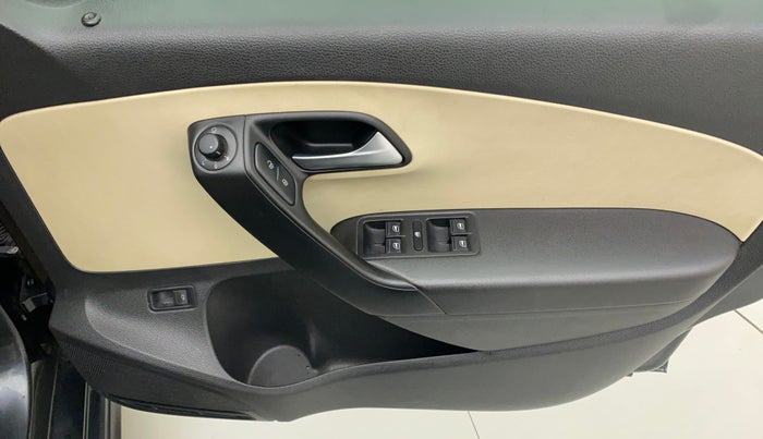 2020 Volkswagen Vento HIGHLINE PLUS 1.0L TSI, Petrol, Manual, 43,444 km, Driver Side Door Panels Control