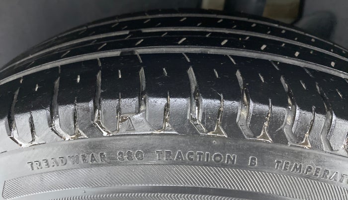 2017 Maruti Dzire VDI, Diesel, Manual, 59,421 km, Left Rear Tyre Tread