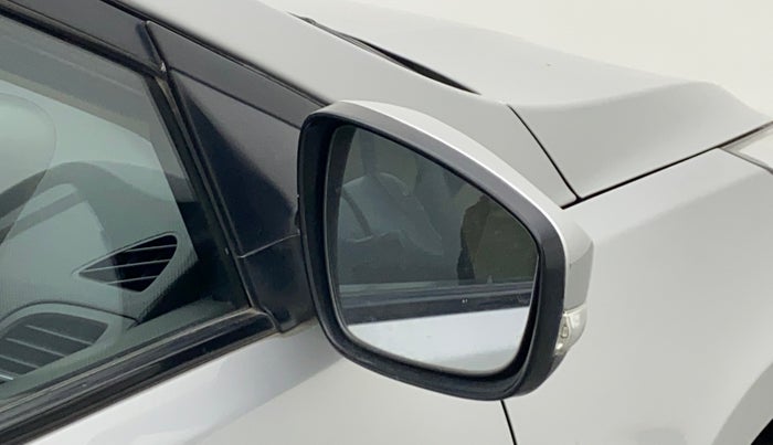 2015 Hyundai Verna FLUIDIC 4S 1.6 VTVT S(O), Petrol, Manual, 56,091 km, Right rear-view mirror - Folding motor not working