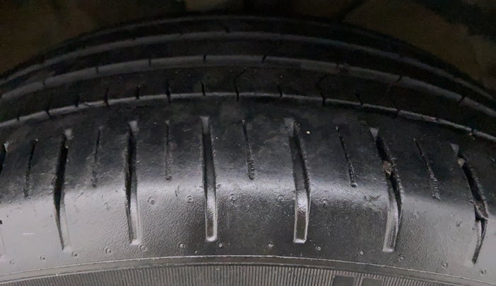 2017 Maruti Baleno ALPHA 1.2 K12, Petrol, Manual, 44,928 km, Right Front Tyre Tread