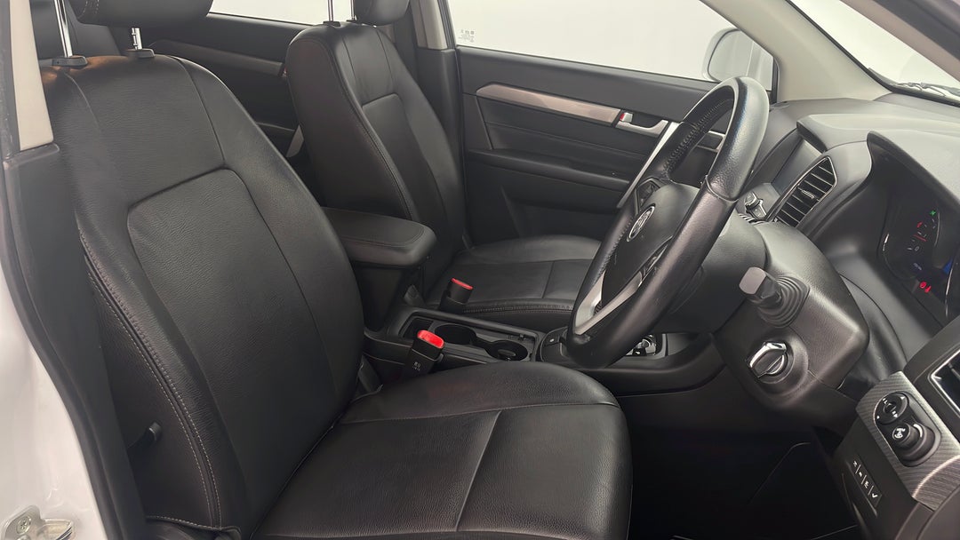 2017 Holden Captiva Active 7 Seater, Automatic, 42903 km, Right Side Front Door Cabin View