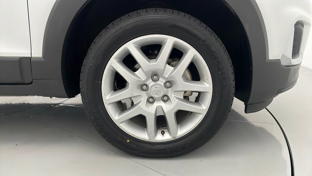 2017 Holden Captiva Active 7 Seater, Automatic, 42903 km, Right Front Wheel