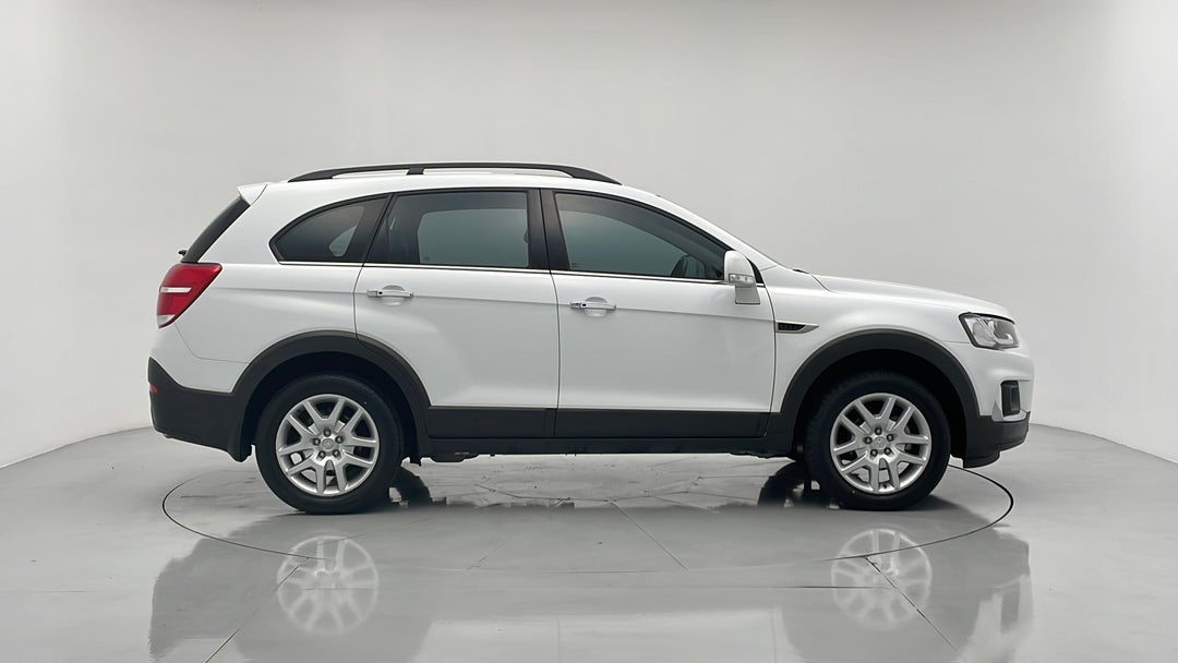 2017 Holden Captiva Active 7 Seater, Automatic, 42903 km, Right Side View