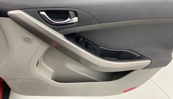 2019 Tata NEXON XZA + 1.2 PETROL A/T, Petrol, Automatic, 20,700 km, Driver Side Door Panels Control