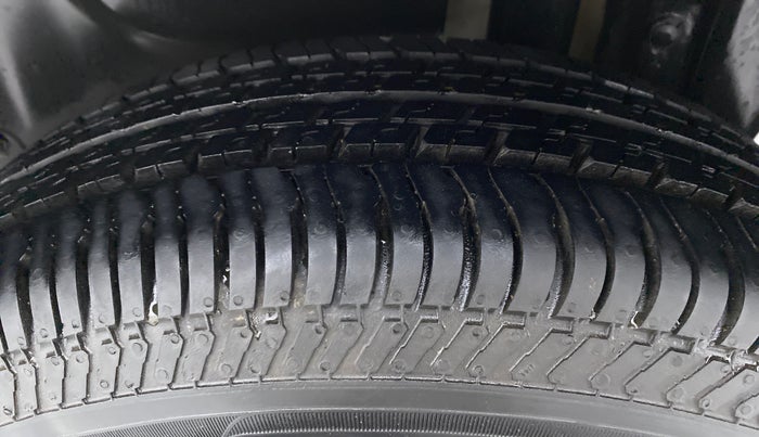 2016 Maruti Swift Dzire VXI, Petrol, Manual, 19,947 km, Left Rear Tyre Tread