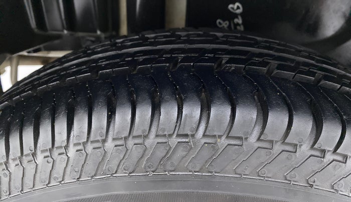 2016 Maruti Swift Dzire VXI, Petrol, Manual, 19,947 km, Right Rear Tyre Tread