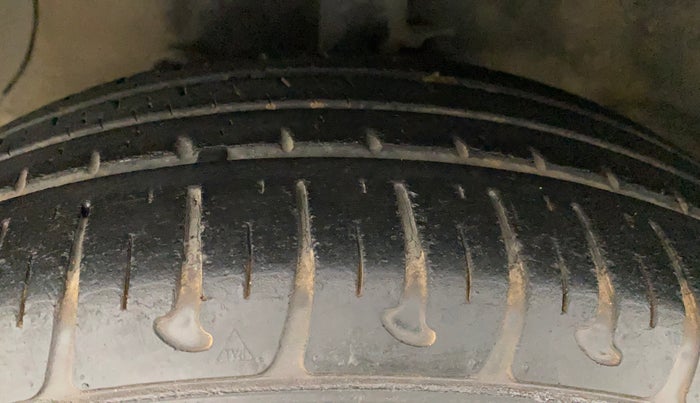 2015 Hyundai Grand i10 SPORTZ 1.2 KAPPA VTVT, Petrol, Manual, 34,857 km, Left Front Tyre Tread