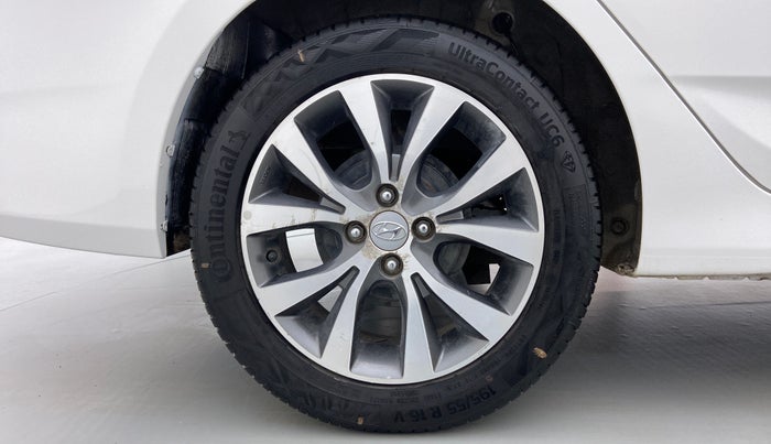 2017 Hyundai Verna 1.6 SX VTVT, Petrol, Manual, 28,006 km, Right Rear Wheel