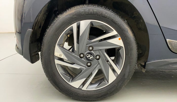 2022 Hyundai NEW I20 ASTA (O) 1.2 MT, Petrol, Manual, 31,996 km, Right Rear Wheel