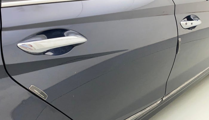 2022 Hyundai NEW I20 ASTA (O) 1.2 MT, Petrol, Manual, 31,996 km, Right rear door - Minor scratches