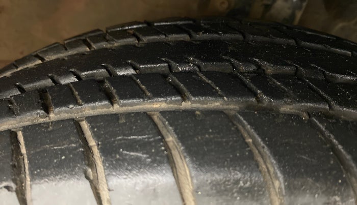 2014 Maruti Celerio VXI d, Petrol, Manual, 23,382 km, Right Front Tyre Tread
