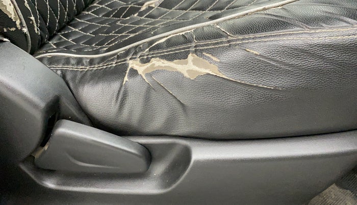 2018 Datsun Redi Go A, CNG, Manual, 67,155 km, Driver Side Adjustment Panel