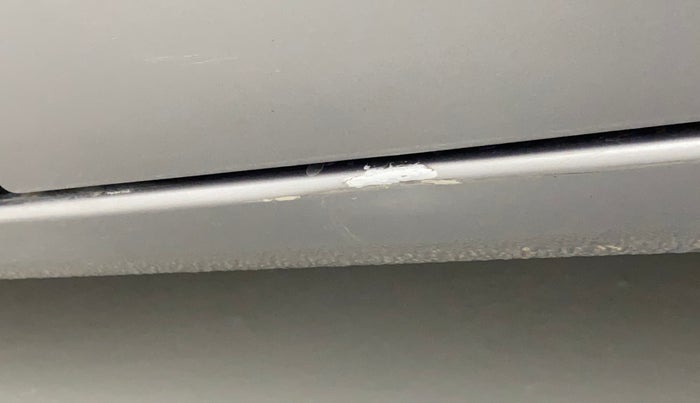 2016 Maruti Celerio VXI CNG, CNG, Manual, 70,685 km, Left running board - Minor scratches