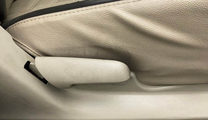 2016 Maruti Celerio VXI CNG, CNG, Manual, 70,685 km, Driver Side Adjustment Panel