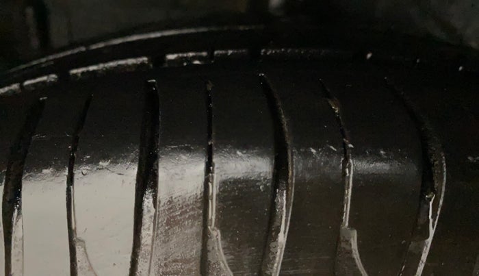 2016 Maruti Celerio VXI CNG, CNG, Manual, 70,685 km, Right Rear Tyre Tread