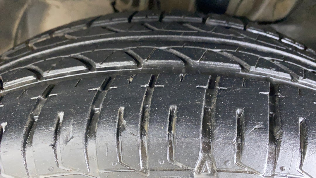 Left Front Tyre Tread
