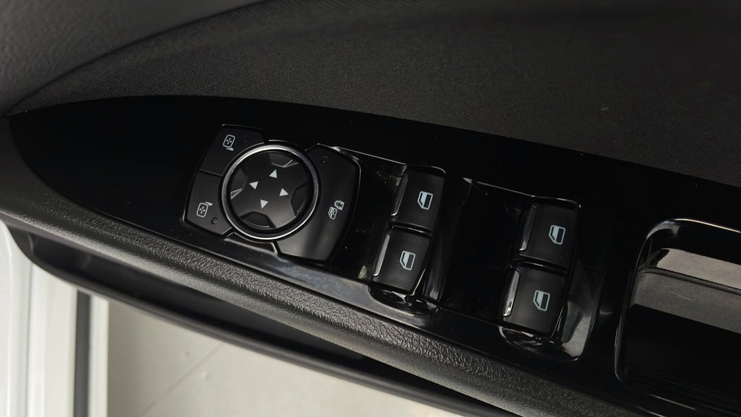 2018 Ford Mondeo Ambiente, Automatic, 124060 km, Drivers Side Door Panel Controls