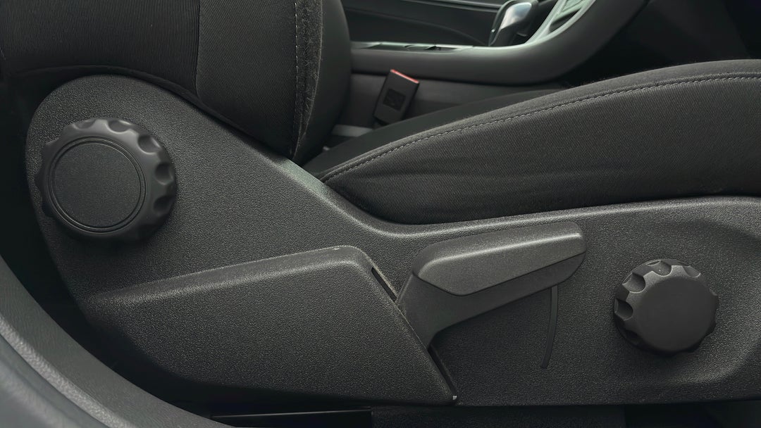 2018 Ford Mondeo Ambiente, Automatic, 124060 km, Drivers Side Adjustment Panel