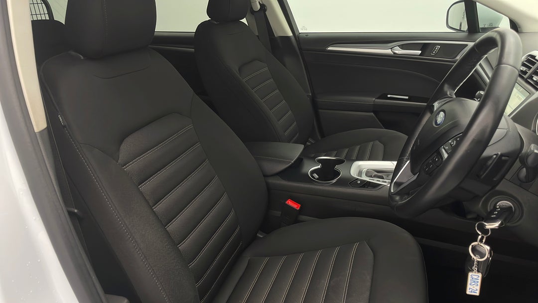 2018 Ford Mondeo Ambiente, Automatic, 124060 km, Right Side Front Door Cabin View