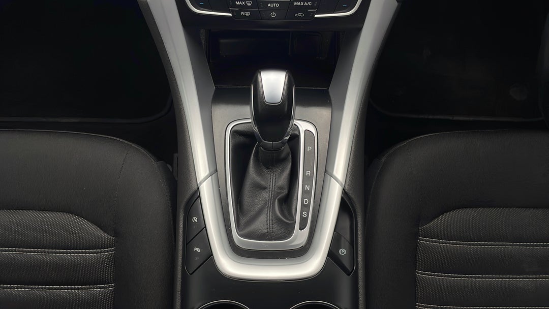 2018 Ford Mondeo Ambiente, Automatic, 124060 km, Gear Lever 