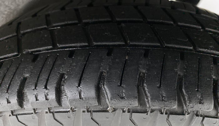 2013 Maruti Wagon R 1.0 LXI CNG, CNG, Manual, 84,236 km, Left Rear Tyre Tread