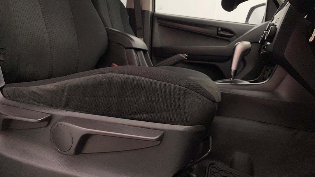 2018 Isuzu D-MAX Sx Hi-ride (4x2), Automatic, 84419 km, Drivers Side Adjustment Panel