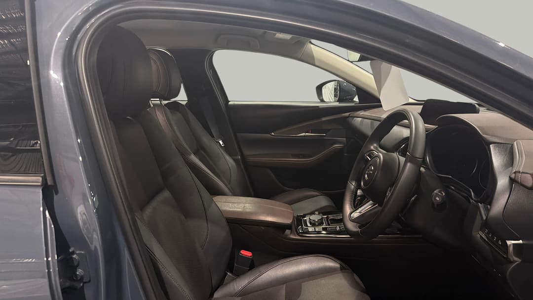2025 Mazda CX-30 G20 Touring (FWD), Automatic, 15355 km, Right Side Front Door Cabin View