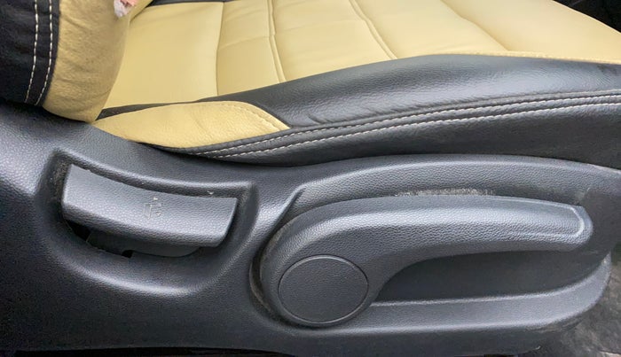 2017 Hyundai Elite i20 ASTA 1.2, Petrol, Manual, 38,664 km, Driver Side Adjustment Panel