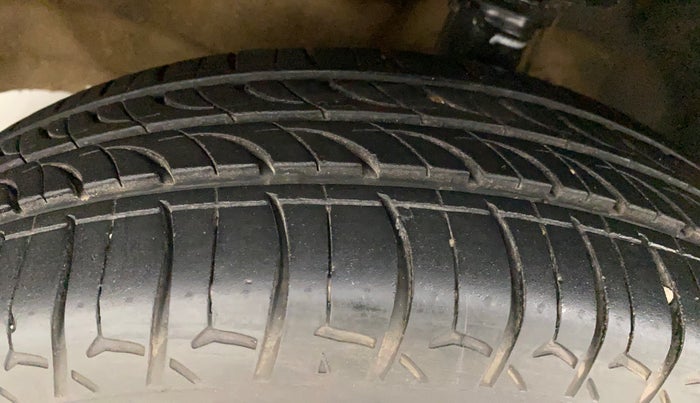 2016 Maruti Wagon R 1.0 VXI AMT, Petrol, Automatic, 89,079 km, Left Front Tyre Tread