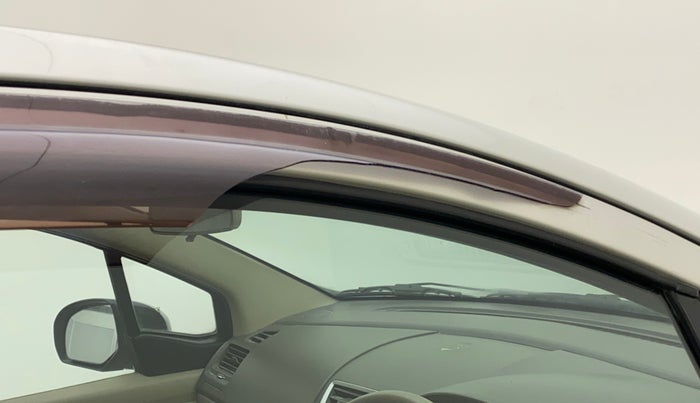 2013 Maruti Ertiga VXI CNG, CNG, Manual, 45,947 km, Driver-side door - Door visor damaged